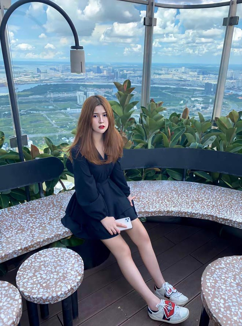 Cameraman sinh năm 2001 quá đẹp trai; nữ sinh có nụ cười tươi rói ảnh 16