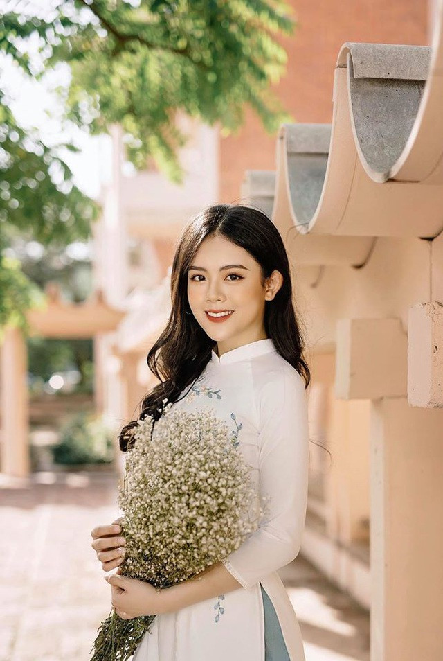 Sắc màu SV 5/7: Nữ sinh ngành Y - Dược “gây thương nhớ” với vẻ đẹp trong trẻo ảnh 11