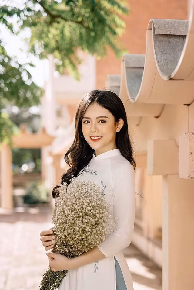 Sắc màu SV 5/7: Nữ sinh ngành Y - Dược “gây thương nhớ” với vẻ đẹp trong trẻo ảnh 11