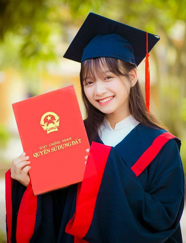 Sắc màu SV 15/7: Nữ sinh có vẻ đẹp tựa Lisa; hot girl RMIT được tặng đồng hồ 400 “củ” ảnh 9