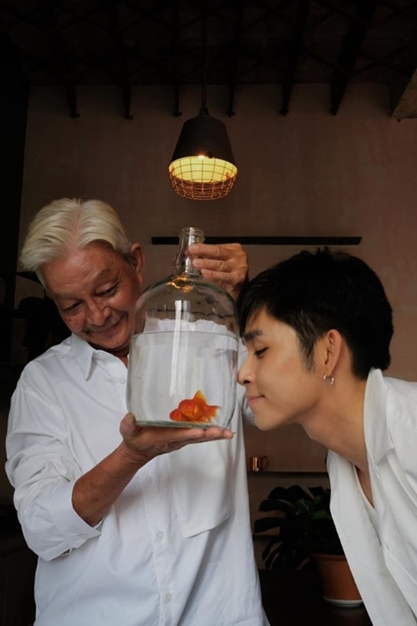 Showbiz 27/6: Nghi vấn hội bạn thân “cạch mặt” Chi Pu; Ngọc Trinh, Noo Phước Thịnh tình tứ ảnh 17