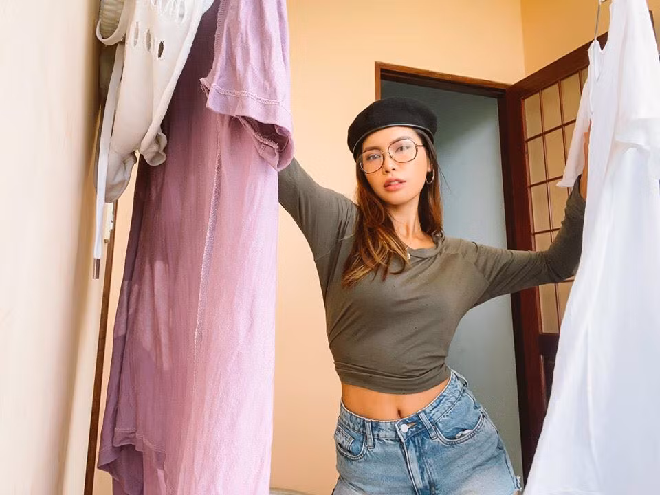 Siêu mẫu Hà Anh kỷ niệm 4 năm ngày cưới, Hương Giang khoe ảnh bikini nóng bỏng ảnh 16