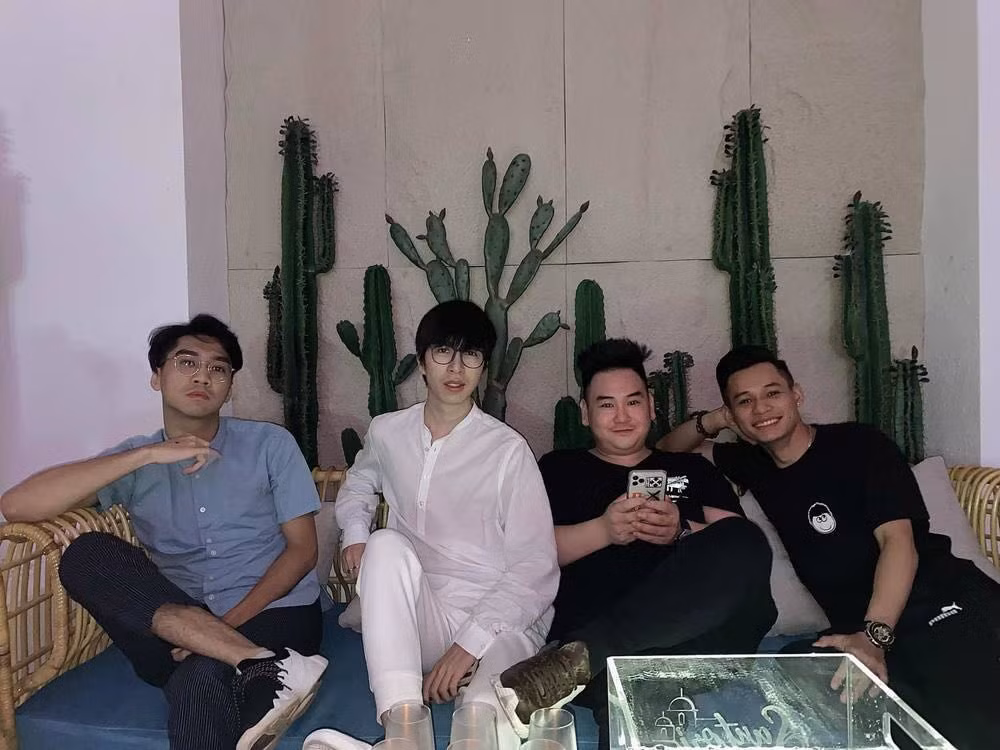 “Tứ hoàng streamer” bất ngờ hội ngộ; Karik đăng trạng thái buồn sau khi công khai bạn gái ảnh 6