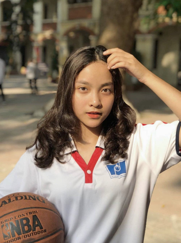 Sắc màu SV 20/7: Nữ sinh viên Y Dược đẹp tựa thiên thần, nhan sắc “lên hương” sau giảm cân ảnh 14