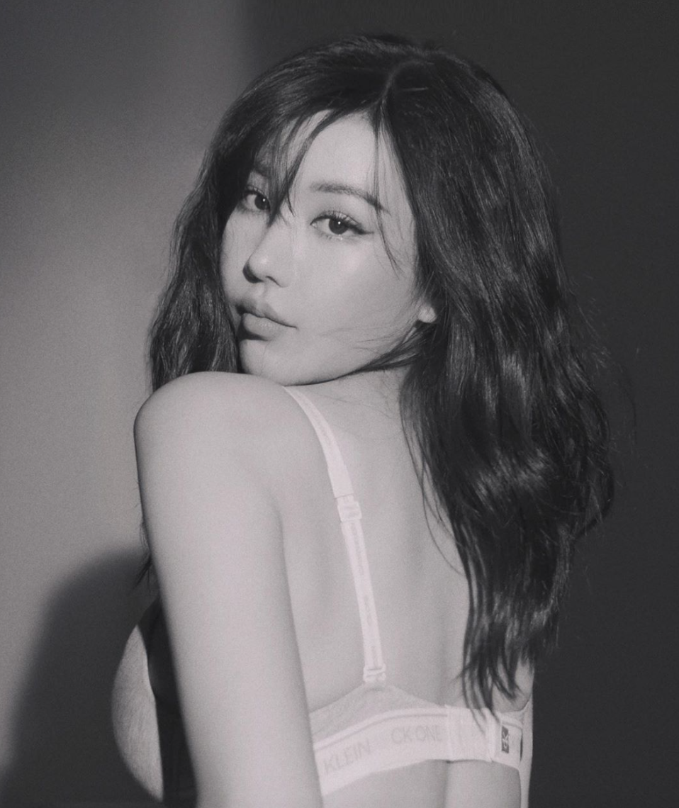 Showbiz 17/6: Thủy Tiên chi 2,2 tỷ mua lúa tặng bà con miền Tây, Mlee khoe vòng 1 khác lạ ảnh 11