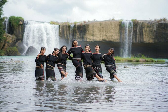 Showbiz 4/6: Hồng Ngọc hồi phục hoàn toàn sau bỏng, hai mẹ bầu Thu Thủy - Sara Lưu đọ sắc ảnh 12