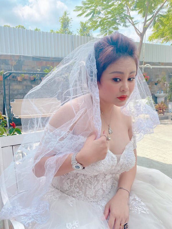 Bảo Anh khoe vòng 3 đẹp nín thở; Tiểu Vy tung bộ ảnh mới đón tuổi 20 ảnh 19