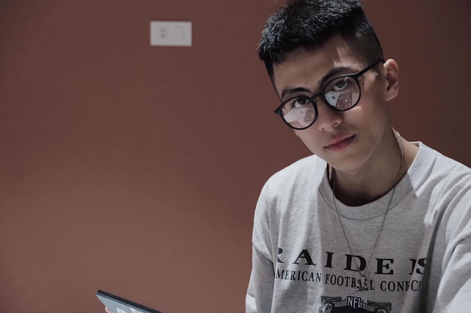 Sắc màu SV 27/7: “Thả tim” rần rần với nữ “chiến sĩ” xinh đẹp của ĐH Kinh tế Quốc dân ảnh 13