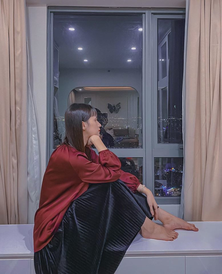 Showbiz 27/5: Chi Pu khoe vòng 1 táo bạo, Isaac tích cực “thả thính“ ảnh 18