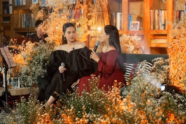 Hồng Diễm bật khóc khi nhận giải thưởng lớn; H'Hen Niê trở thành fan cứng của Sơn Tùng ảnh 18