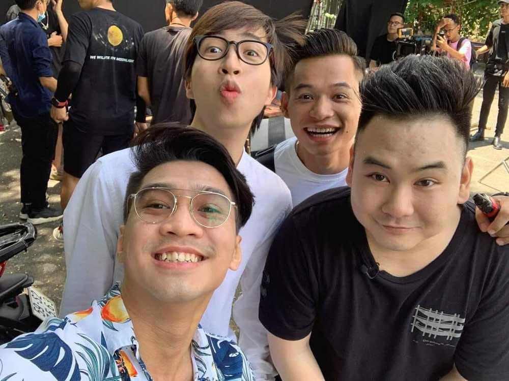 “Tứ hoàng streamer” bất ngờ hội ngộ; Karik đăng trạng thái buồn sau khi công khai bạn gái ảnh 4