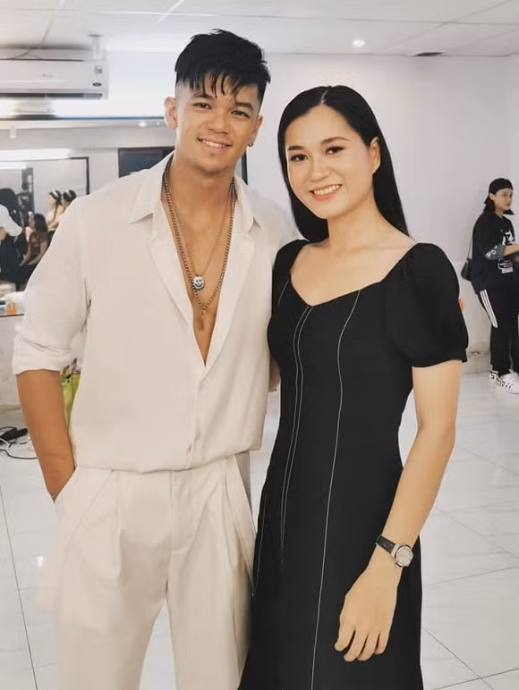 Showbiz 11/6: Con trai Duy Phương đáp trả khi bị tố bất hiếu, Hoàng Touliver “lột xác“ ảnh 11
