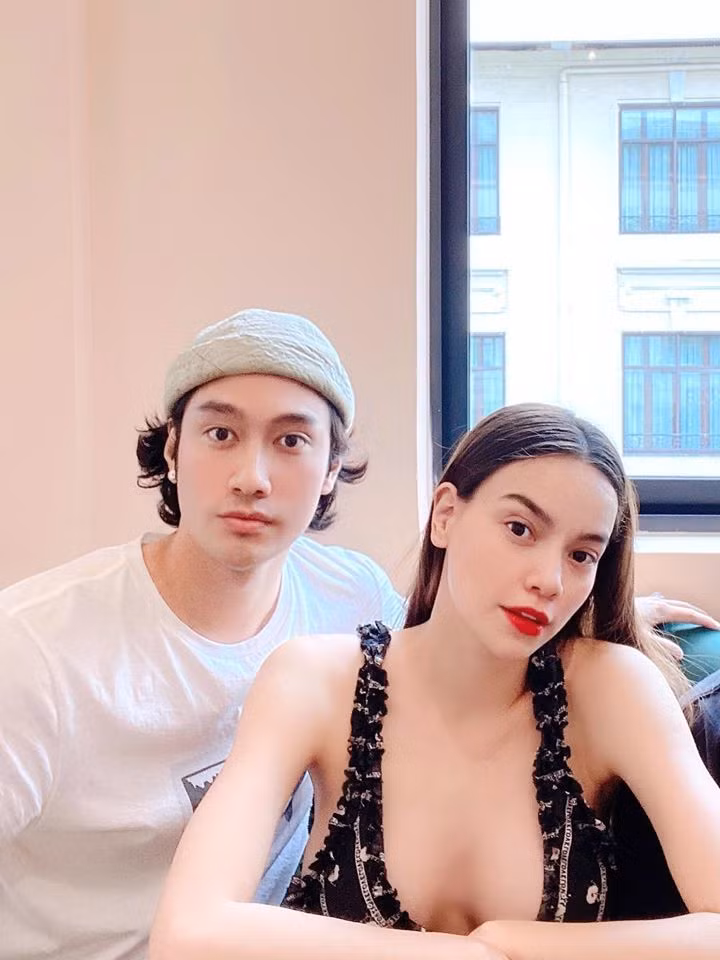 Showbiz 31/7: Midu hoãn “kiếm” chồng vì COVID-19, Jun Phạm chia sẻ đêm “chill” an toàn ảnh 26