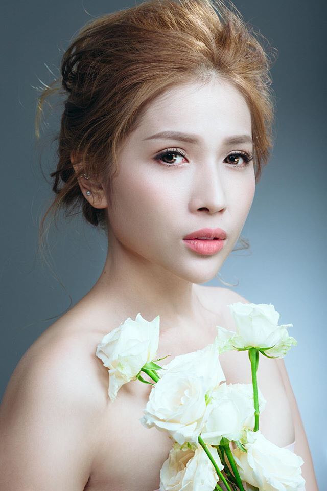 Ngọc Lan xin ứng tuyển làm vợ hoàng tử Brunei; Hoa hậu Kỳ Duyên đọ sắc bên siêu mẫu Hà Anh ảnh 1