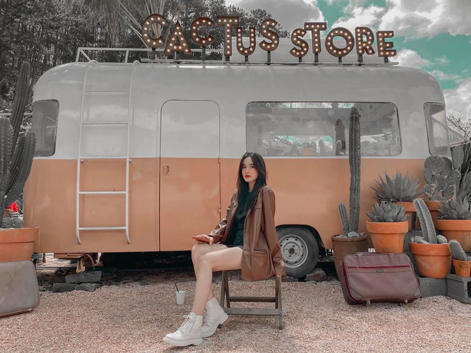 Sắc màu SV 21/7: Cô “Dương Mịch” của ĐH Greenwich; hot girl “đường phố” lột xác quyến rũ ảnh 3