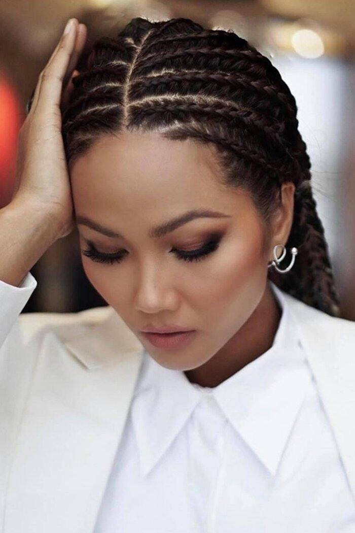 Cao Thái Sơn 9 tháng sắm 4 căn biệt thự; Đỗ Mỹ Linh gây sốt khi diện bikini nóng bỏng ảnh 2