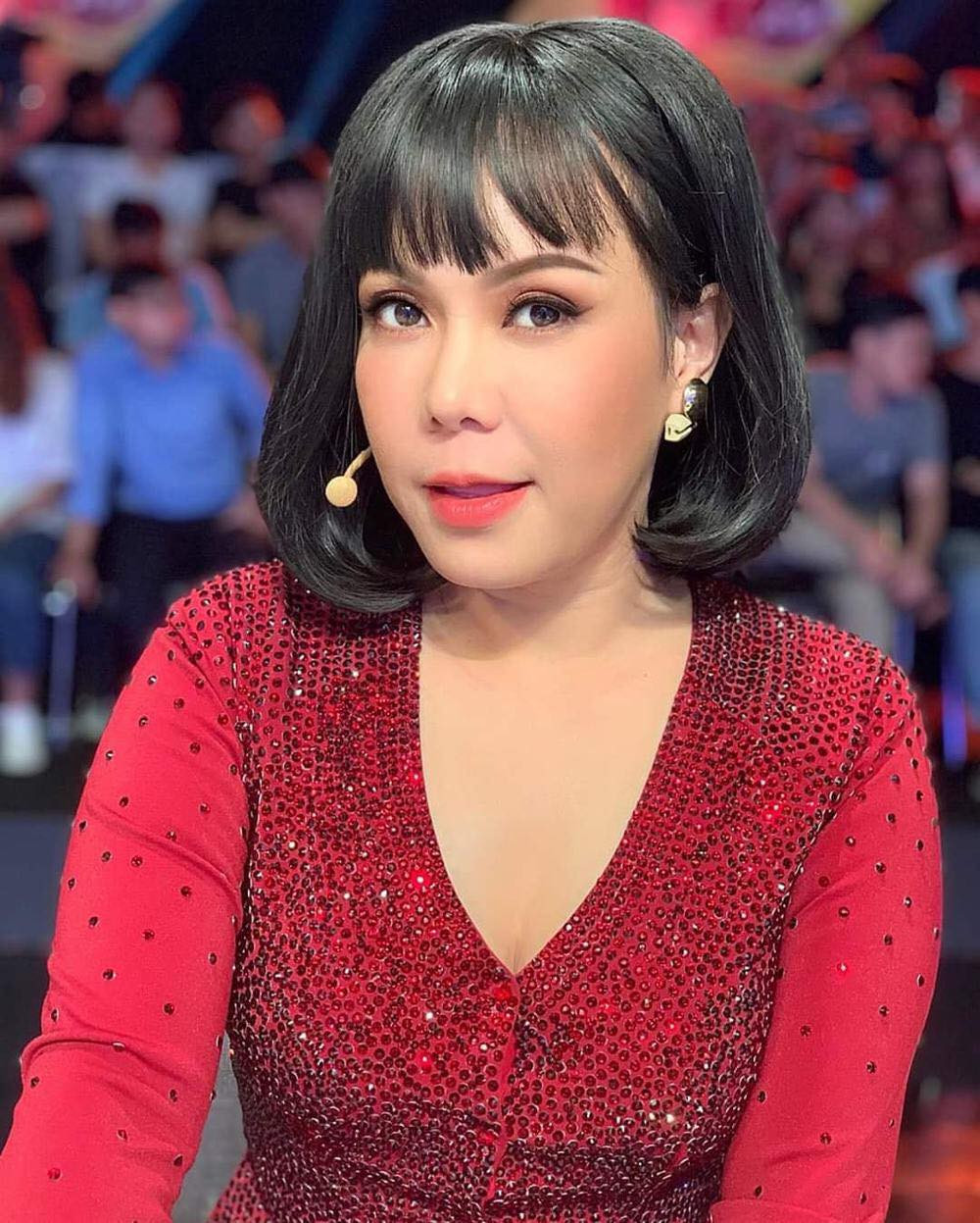 Ngọc Trinh hóa “Cô hầu gái” dù đã U40; Sơn Tùng phủ sóng “Sky Tour Movie” ở 190 quốc gia ảnh 6