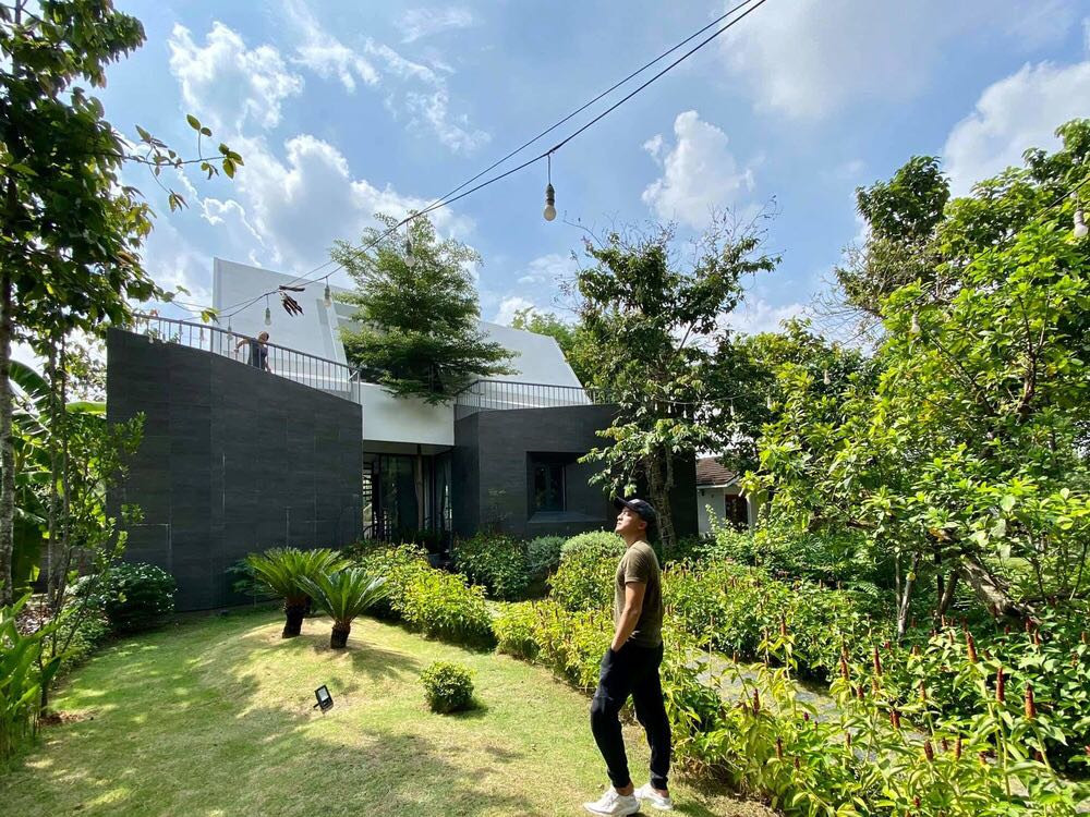 Cao Thái Sơn 9 tháng sắm 4 căn biệt thự; Đỗ Mỹ Linh gây sốt khi diện bikini nóng bỏng ảnh 20