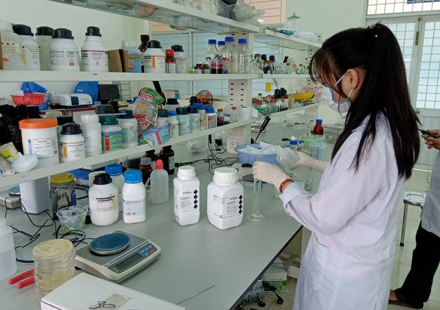 Sắc màu SV 4/7: Chàng trai Việt đỗ 4 ĐH Canada, nữ sinh Olympic Lý thành Hoa khôi ảnh 4