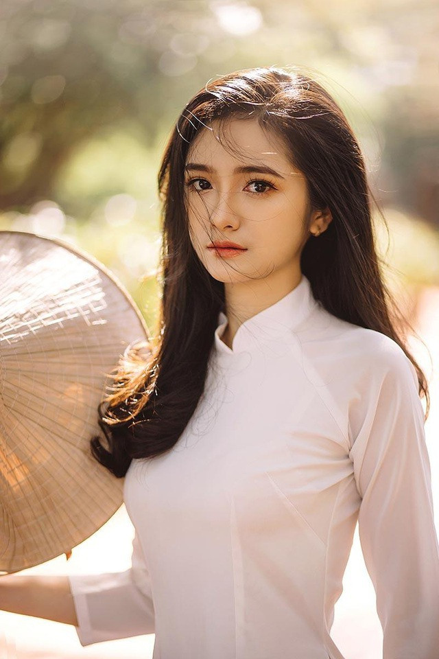 Sắc màu SV 5/7: Nữ sinh ngành Y - Dược “gây thương nhớ” với vẻ đẹp trong trẻo ảnh 3