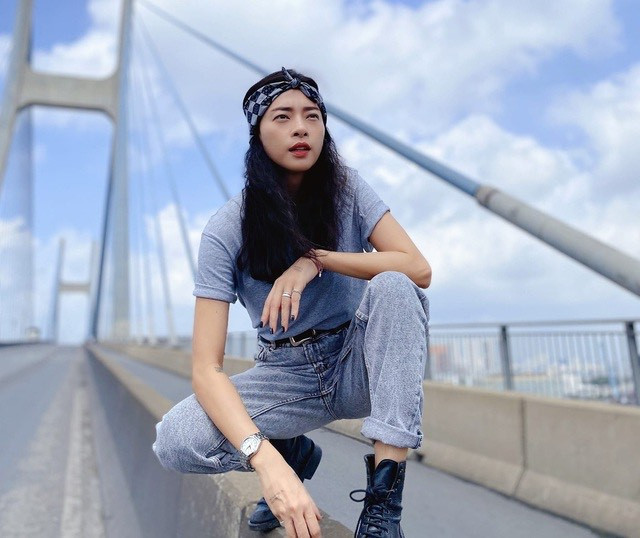 Phạm Quỳnh Anh diện bikini khoe sắc vóc mẹ 2 con, Ngô Thanh Vân liên tục thả tính trên MXH ảnh 15