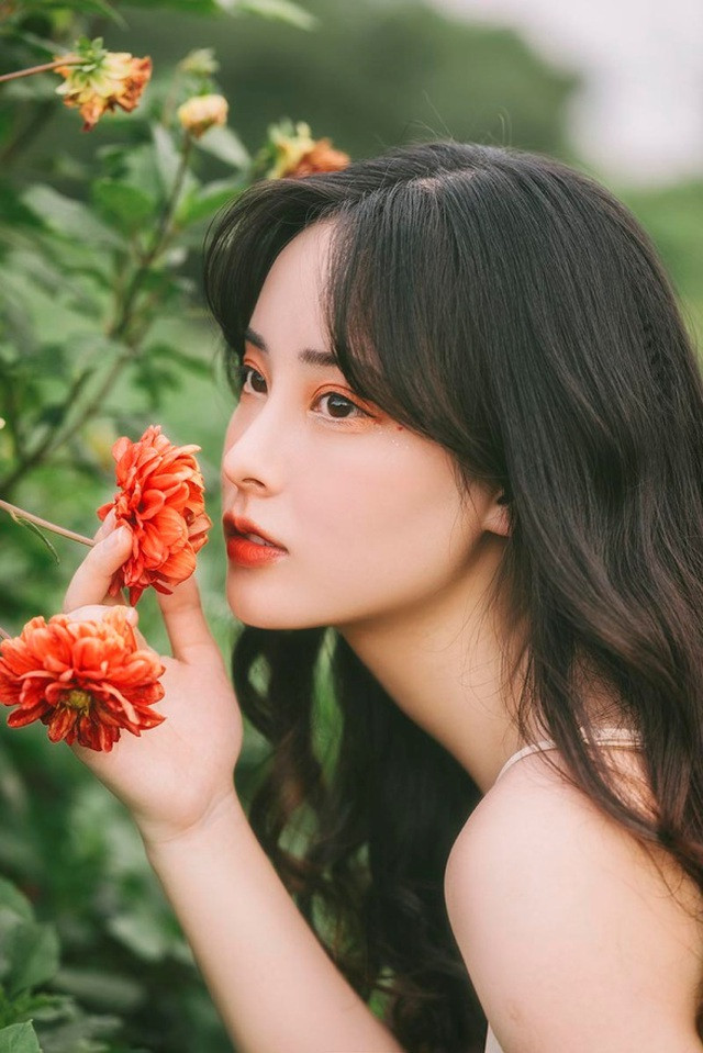 Nam sinh 2003 khí chất ngút ngàn; cô gái 9X gây tiếng vang ở triển lãm chiếu cói ảnh 8