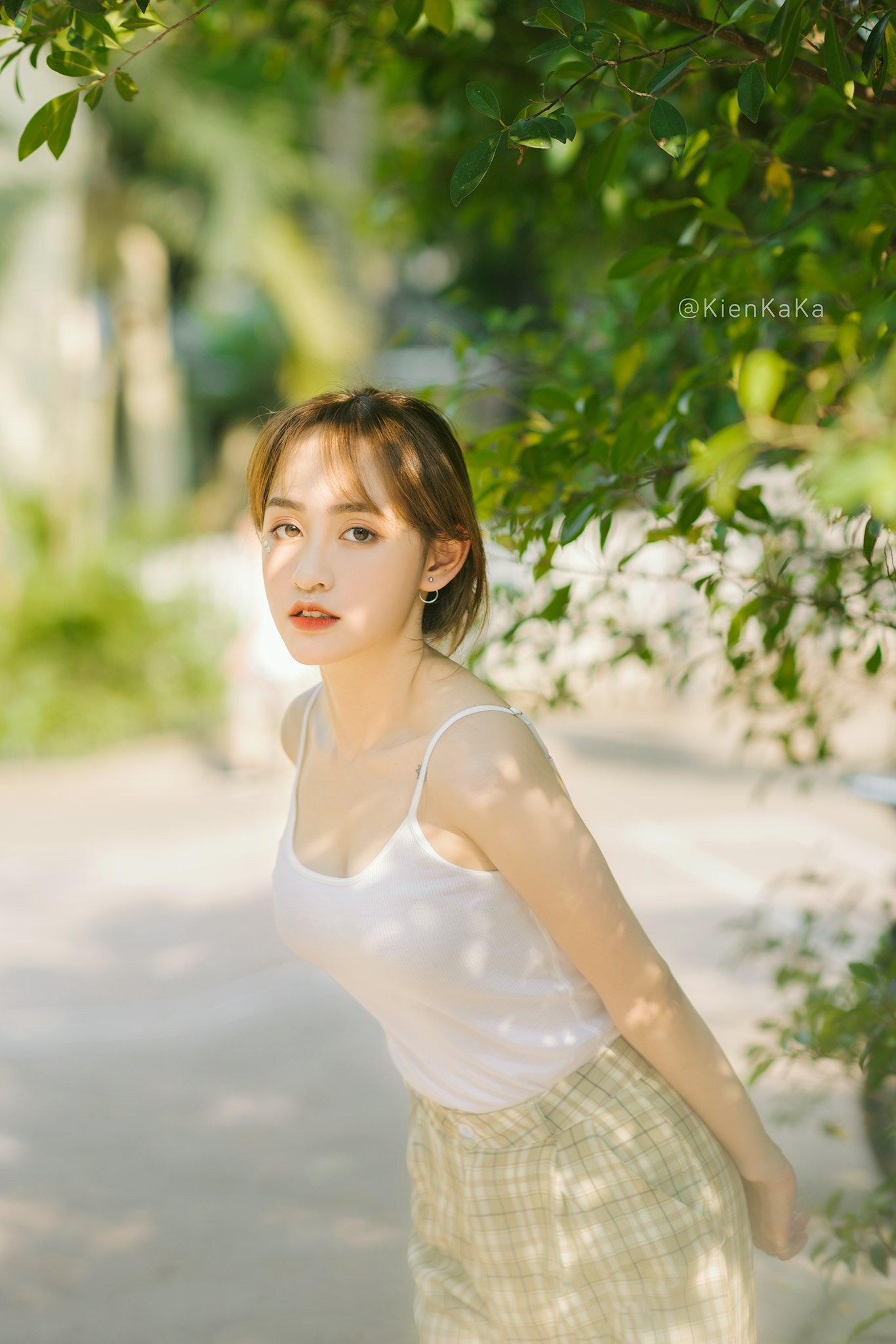 Sắc màu SV 2/8: Những nam thanh nữ tú con lai "nổi bần bật" vì quá đẹp ảnh 2