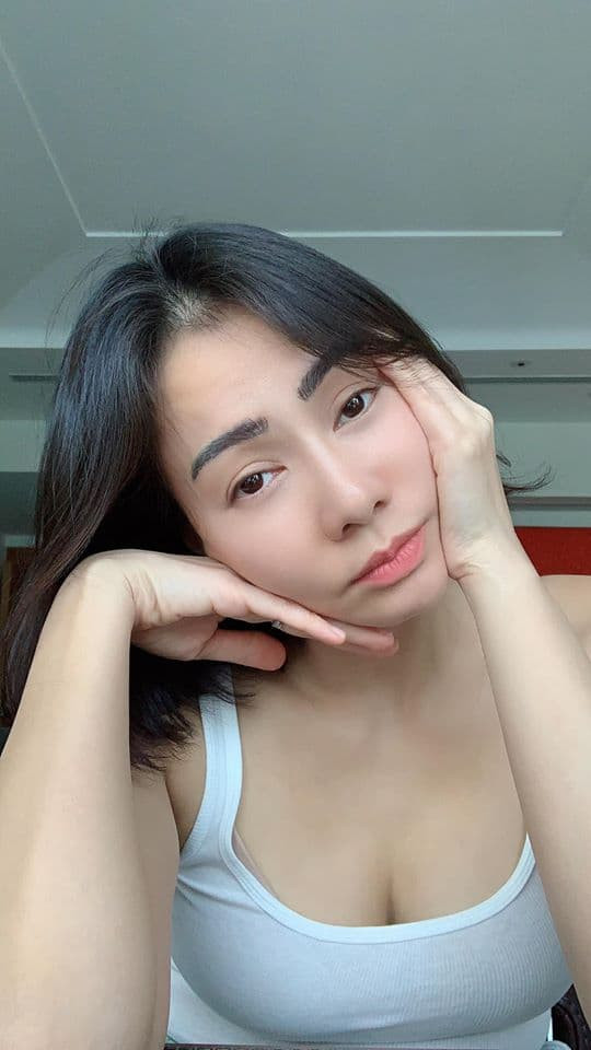 Showbiz 1/6: Vợ chồng Lê Phương dẫn 2 con đi biển đón 1/6, Khả Ngân khoe tóc mới cá tính ảnh 11