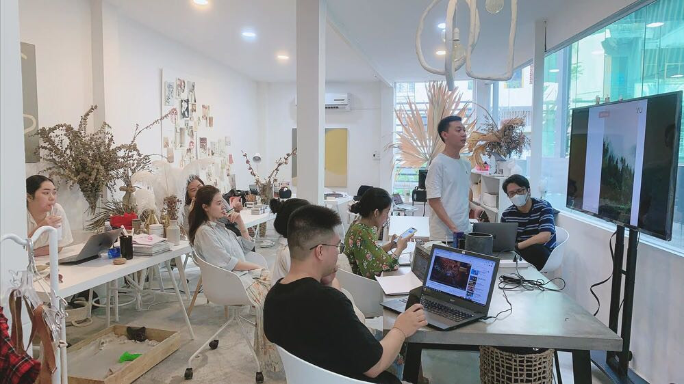 Phan Mạnh Quỳnh viết ca khúc chống dịch, Quang Trung phủ nhận tin đồn yêu Quốc Khánh ảnh 22