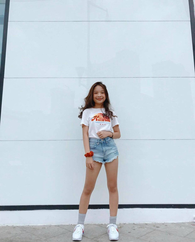 Cameraman sinh năm 2001 quá đẹp trai; nữ sinh có nụ cười tươi rói ảnh 10