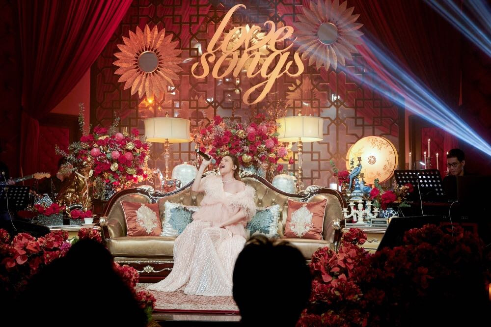 H'Hen Niê rất thoải mái nhận mình mũi nghiêng; Karik phải truyền nước vì mệt mỏi, kiệt sức ảnh 17