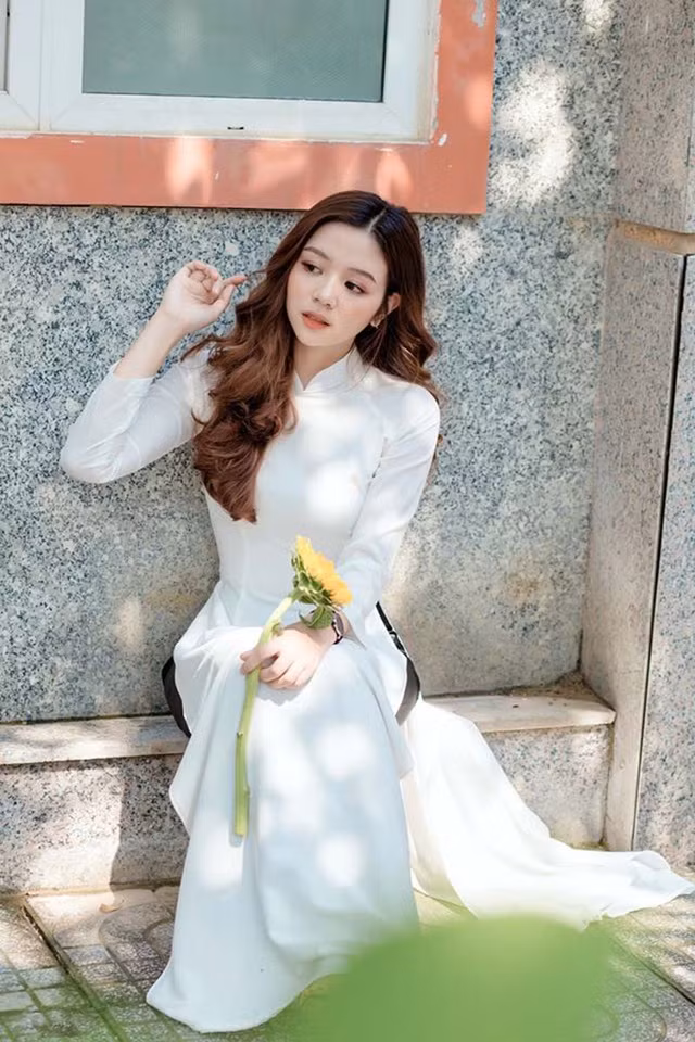 Sắc màu SV 5/7: Nữ sinh ngành Y - Dược “gây thương nhớ” với vẻ đẹp trong trẻo ảnh 5