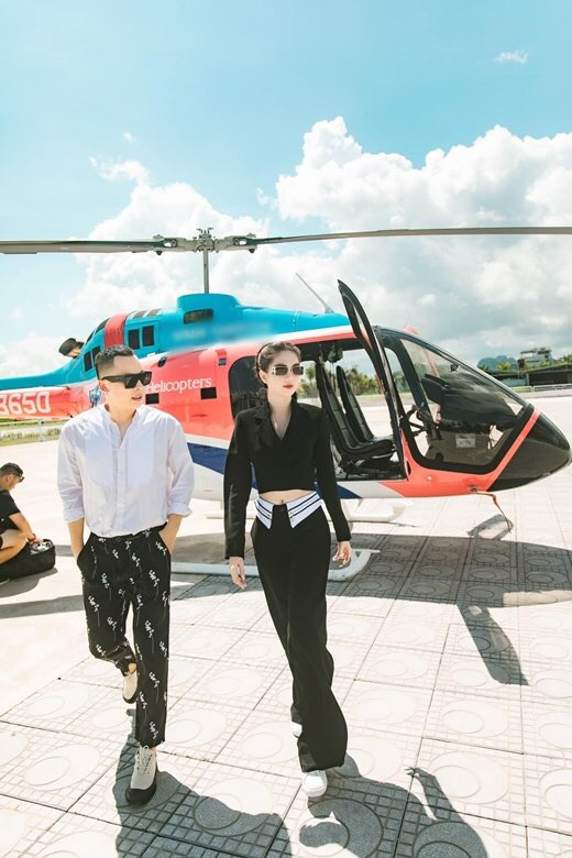 Ngọc Trinh tạo dáng... trên bàn ăn; Lan Khuê không được đi chơi vì lý do bất khả kháng ảnh 4