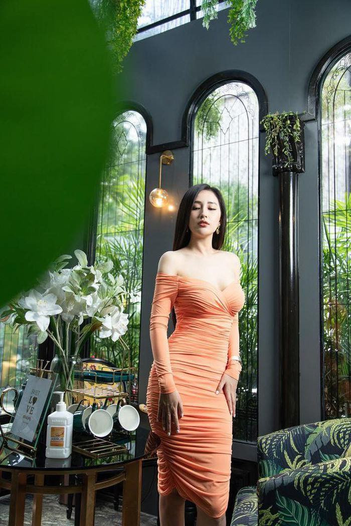 Lưu Hương Giang bị con gái tố “can thiệp dao kéo”; Hoa hậu Việt Nam 2006 khoe vòng 1 khủng ảnh 11