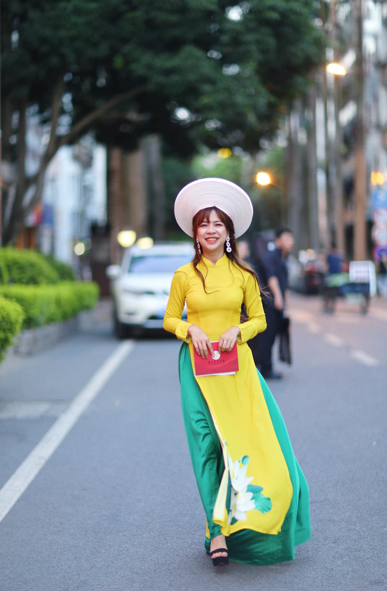 Mai Phương mặc áo dài dẫn chương trình Thiết lập quan hệ ngoại giao Việt - Trung năm 2018 (NVCC) Nữ du học sinh Việt Nam tại Trung Quốc với chuỗi thành tích ấn tượng nơi đất khách ảnh 1