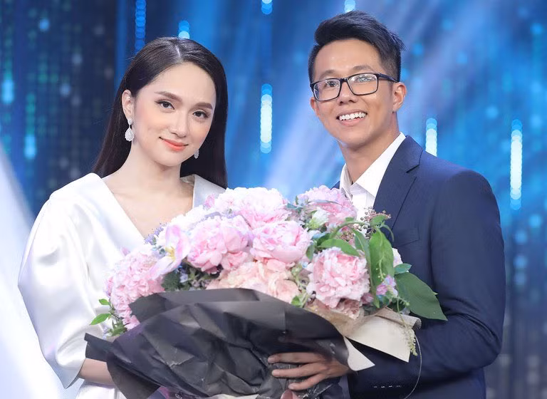 Trường Giang phủ sóng nhiều gameshow; Thanh Hằng diện vét không nội y ảnh 24