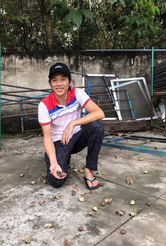 Mỹ Tâm phủ nhận tin đồn mang thai; Ngọc Trinh “táo bạo” diện đầm cắt xẻ hở gần hết ngực ảnh 14