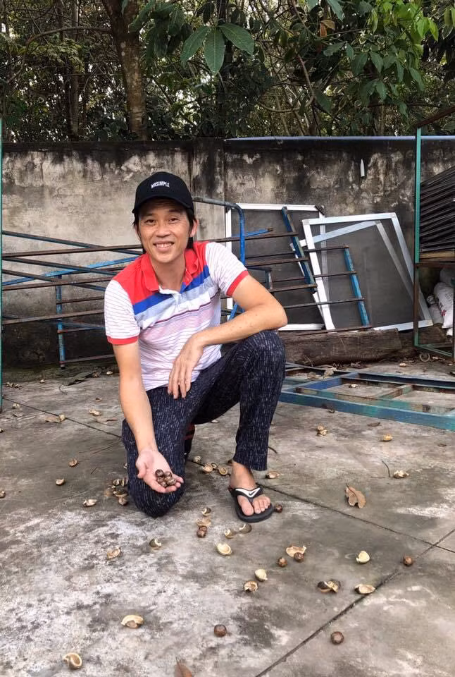 Mỹ Tâm phủ nhận tin đồn mang thai; Ngọc Trinh “táo bạo” diện đầm cắt xẻ hở gần hết ngực ảnh 14
