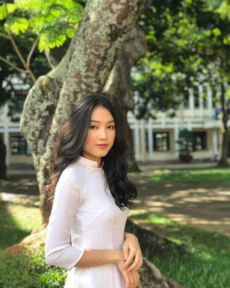 Sắc màu SV 31/7: Nữ sinh mặc áo dài “đẹp nhất mạng xã hội“ ảnh 7