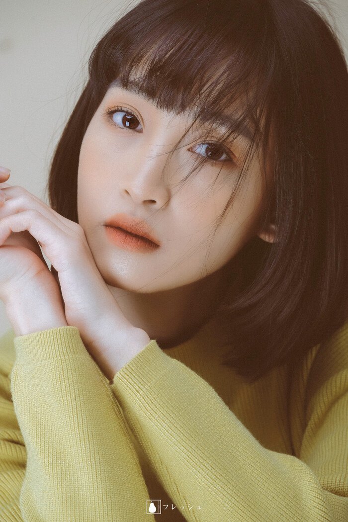 Showbiz 27/7: Hoàng Thùy mặc "bánh bèo" gây tranh cãi, Kaity Nguyễn chủ động cách ly ảnh 12