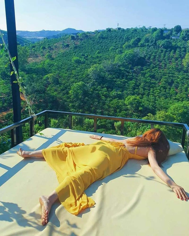 Sắc màu SV 22/7: Hotboy RMIT trở thành MC trẻ nhất VTV7, nữ sinh “ngủ sấp mặt” ở Đà Lạt ảnh 4