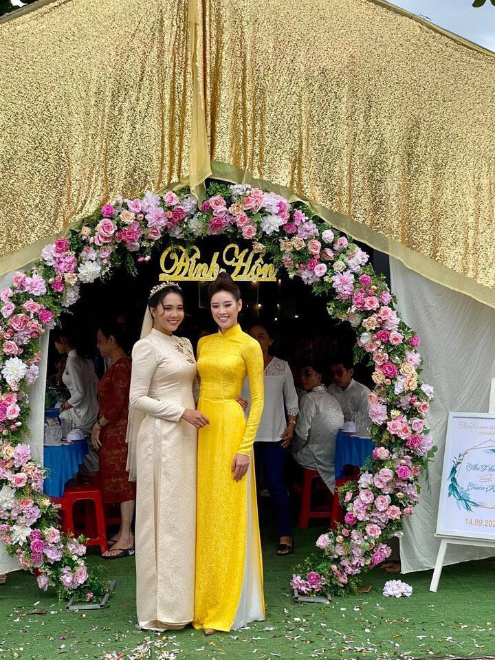 Đại gia Minh Nhựa “rap” về Wowy trên xe siêu sang 50 tỷ khiến cư dân mạng xôn xao ảnh 16