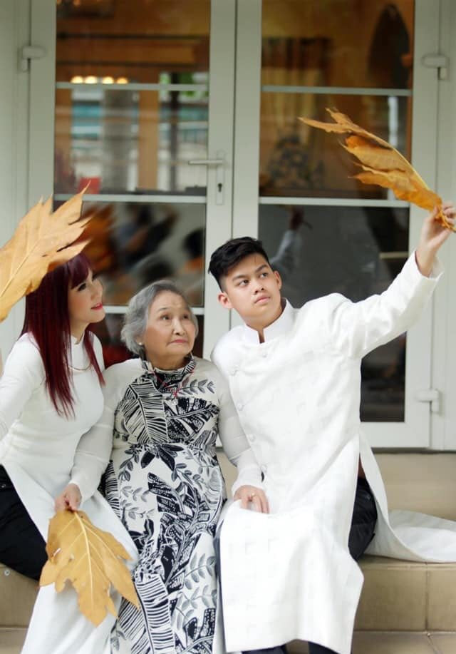 Bảo Anh khoe vòng 3 đẹp nín thở; Tiểu Vy tung bộ ảnh mới đón tuổi 20 ảnh 25