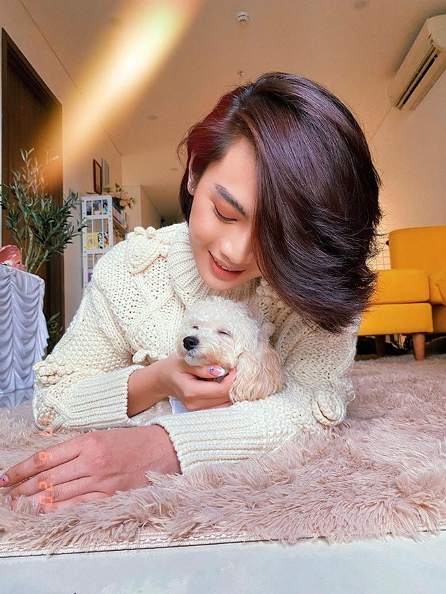 Showbiz 22/6: Hồ Ngọc Hà - Kim Lý hạnh phúc bên Subeo, Mai Phương Thúy khoe vòng 1 nảy nở ảnh 15