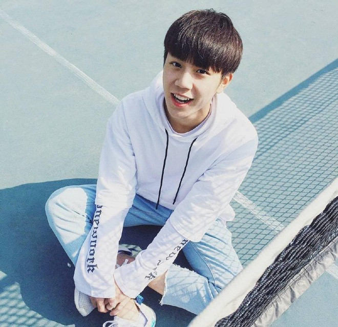 Sắc màu SV 2/8: Những nam thanh nữ tú con lai "nổi bần bật" vì quá đẹp ảnh 10