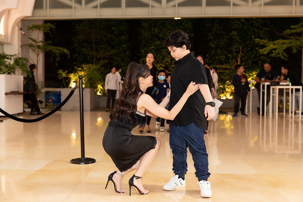 Showbiz 6/7: H'Hen Niê nhiệt tình cày view cho Sơn Tùng, Huỳnh Anh đáp trả fan gay gắt ảnh 8