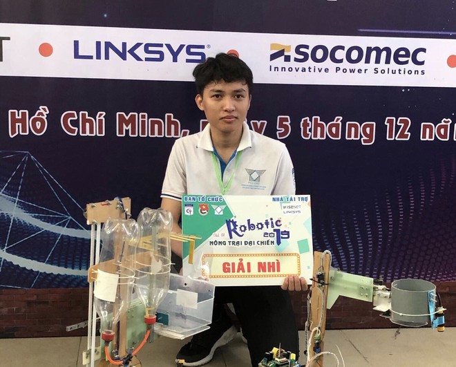 Sắc màu SV 28/7: Hotgirl 9X khoe gương mặt sắc lạnh quyến rũ; nữ sinh có chiều cao “khủng“ ảnh 13