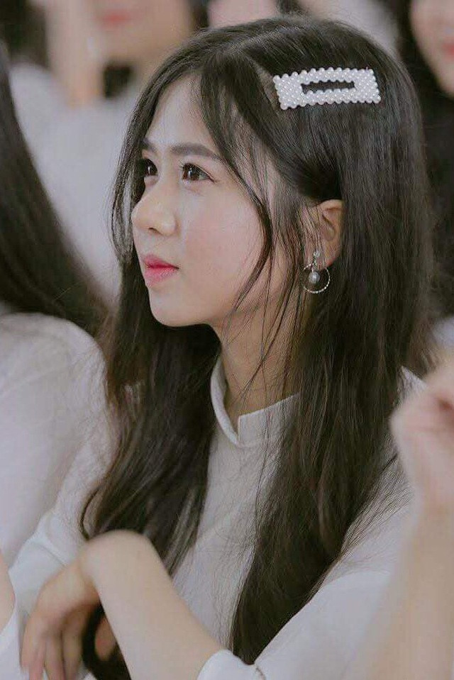 Sắc màu SV 6/7: “Nam thần” 98 đứng sau MV của Sơn Tùng; hot girl Luật xinh như búp bê ảnh 3