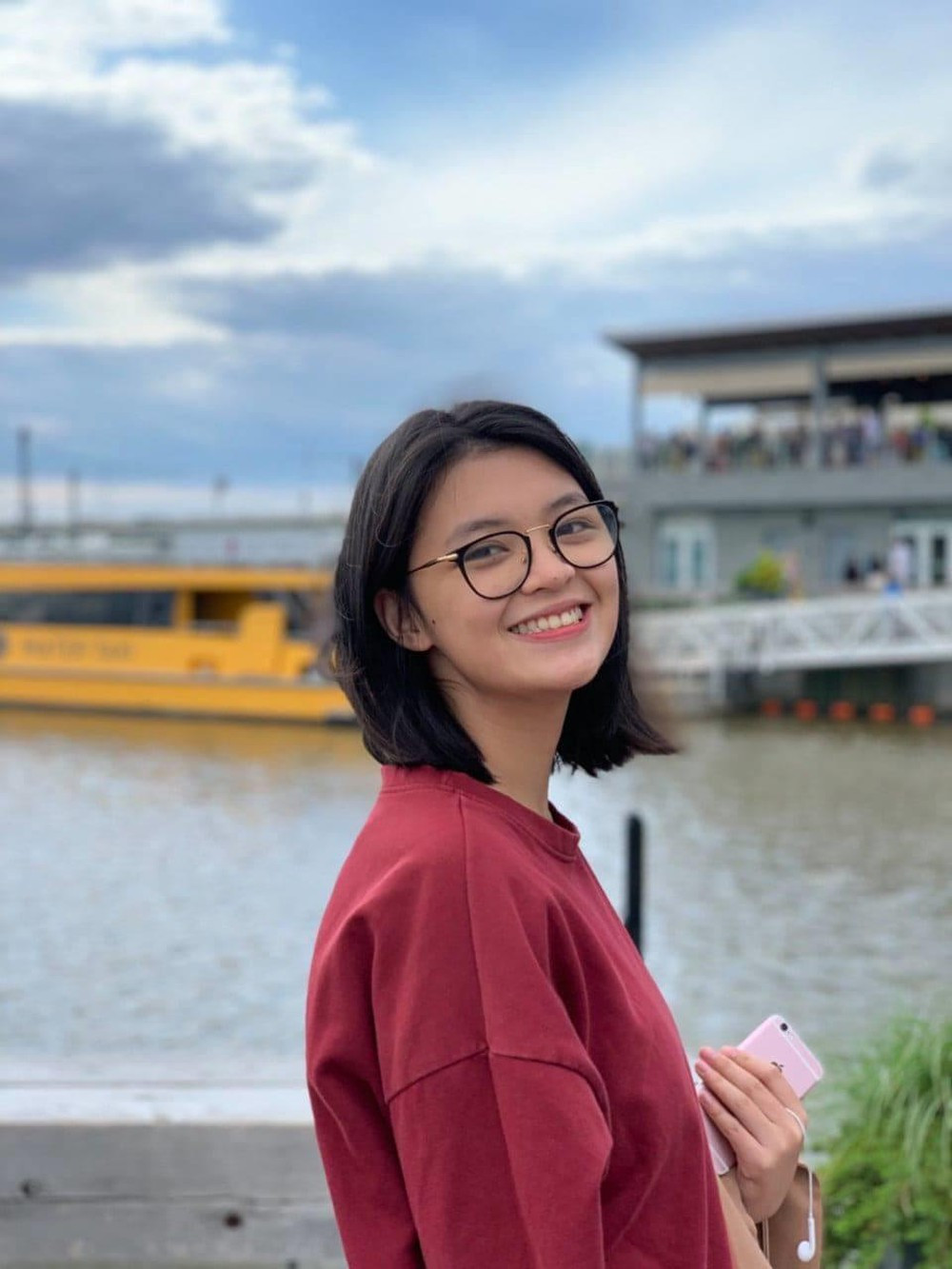 Sắc màu SV 15/7: Nữ sinh có vẻ đẹp tựa Lisa; hot girl RMIT được tặng đồng hồ 400 “củ” ảnh 19