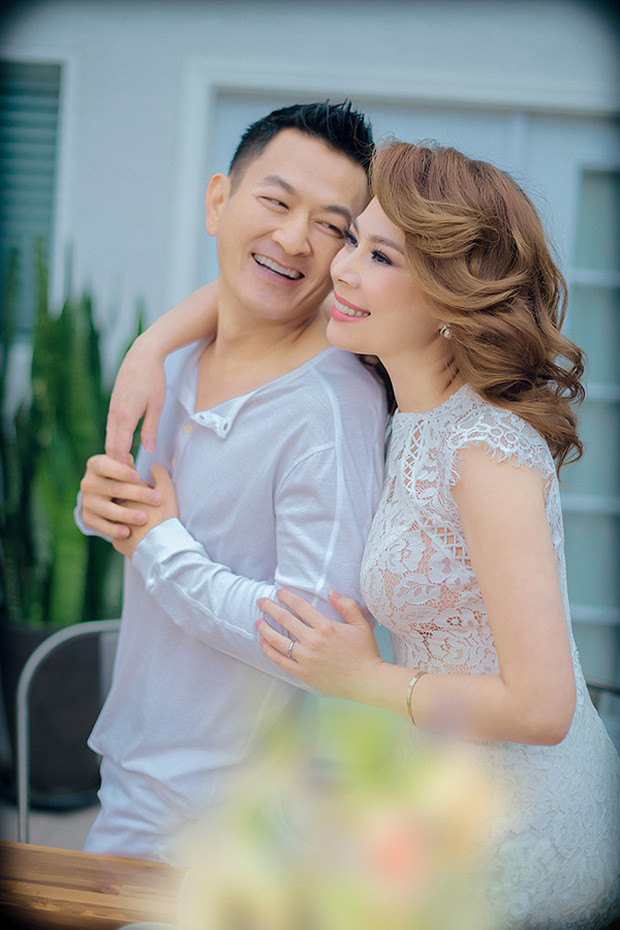 Showbiz 1/8: Chi Pu khoe vòng 1 cực nóng, Khả Ngân đón tuổi mới một mình ảnh 21